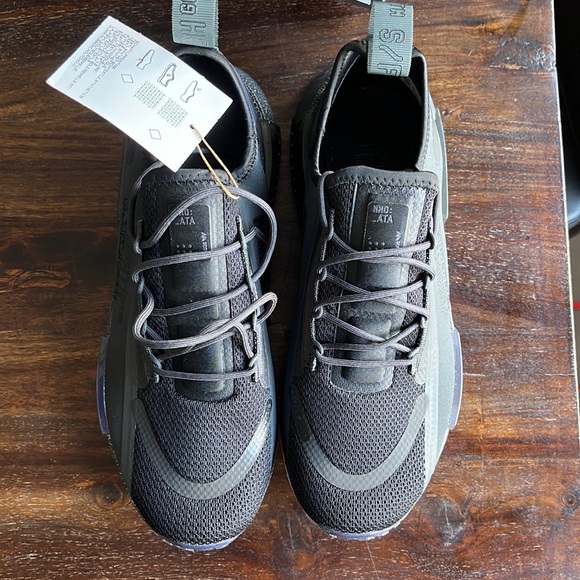 💥 NIB ADIDAS NMD R1 Sz 10 Mens - Picture 4 of 13